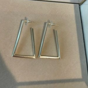 Unique shape Kendra Scott earrings